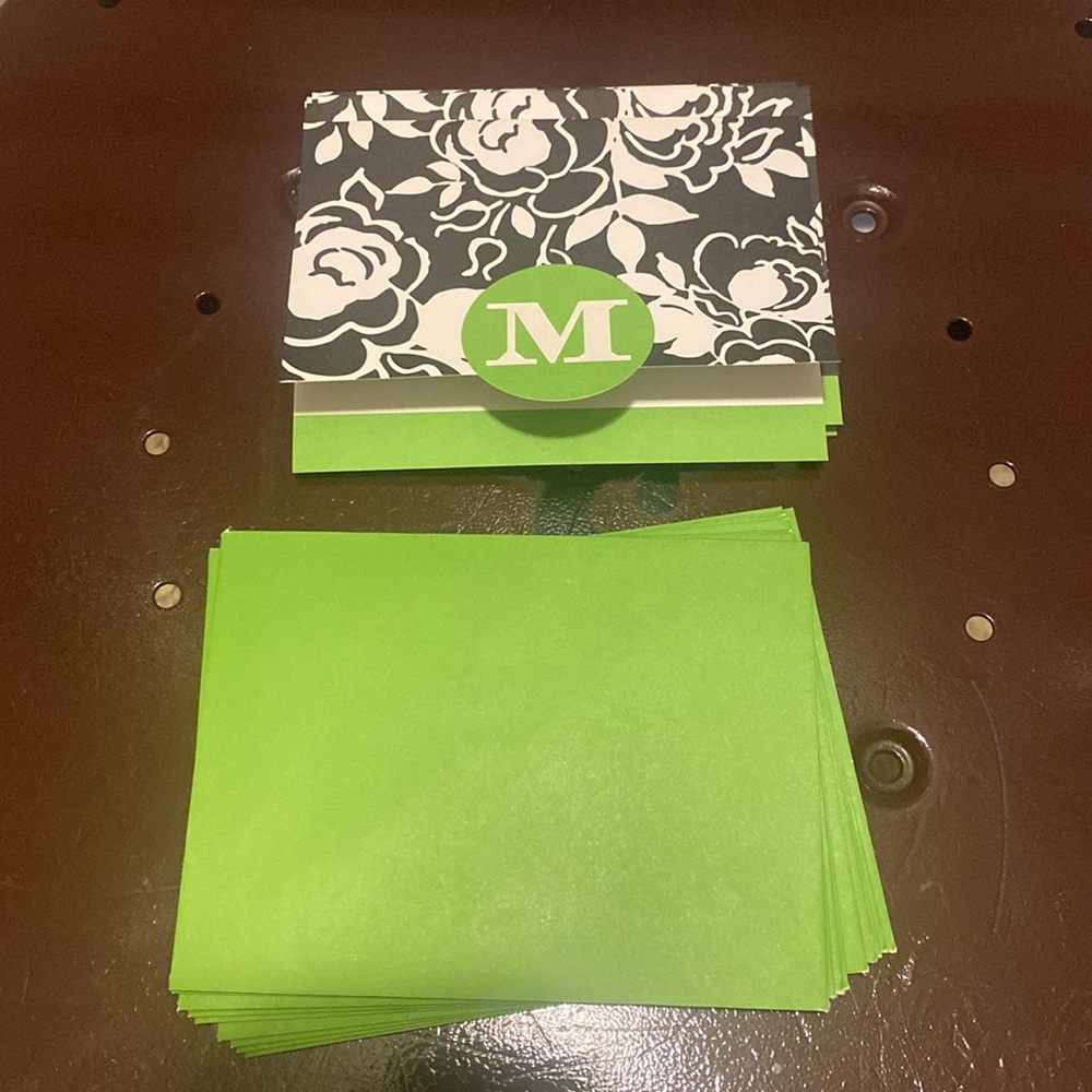 Stationery set. Unopened 80 sheet list pad, Notecards (10), Envelopes (11) - Picture 4 of 7